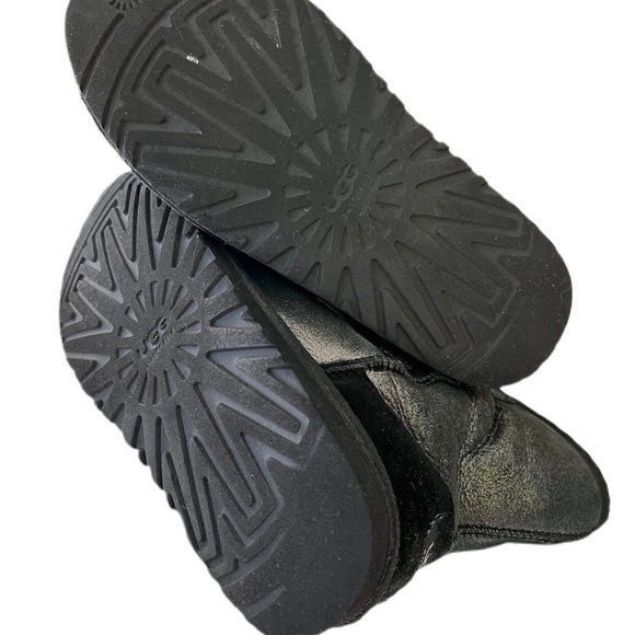 Ugg metallic black boots. Ankle boots size 6 Medium. Has some suede in the back - Picture 4 of 7